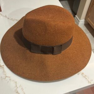 Beautiful brown Broxton hat
